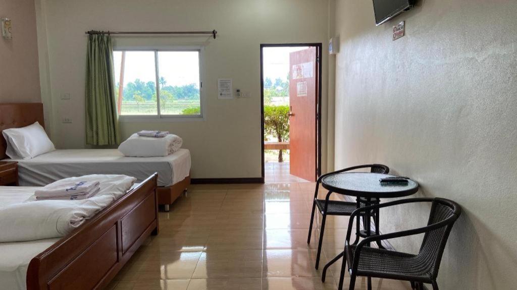 Prakaithong Hotel Amphoe Sawang Daen Din Ngoại thất bức ảnh