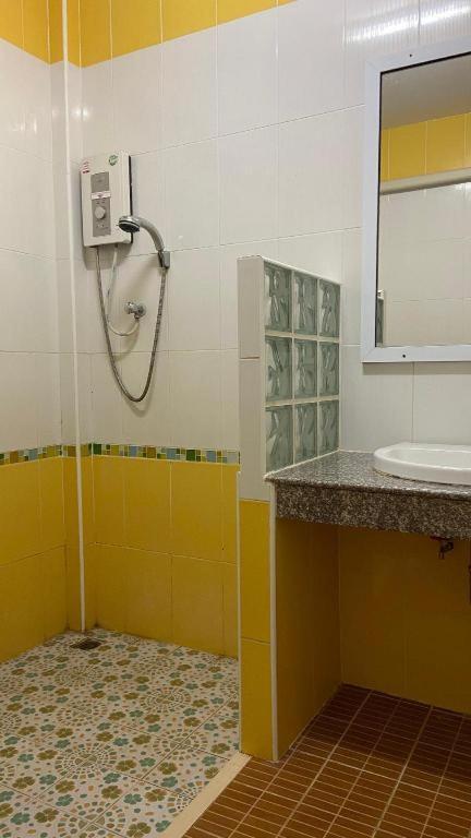 Prakaithong Hotel Amphoe Sawang Daen Din Ngoại thất bức ảnh
