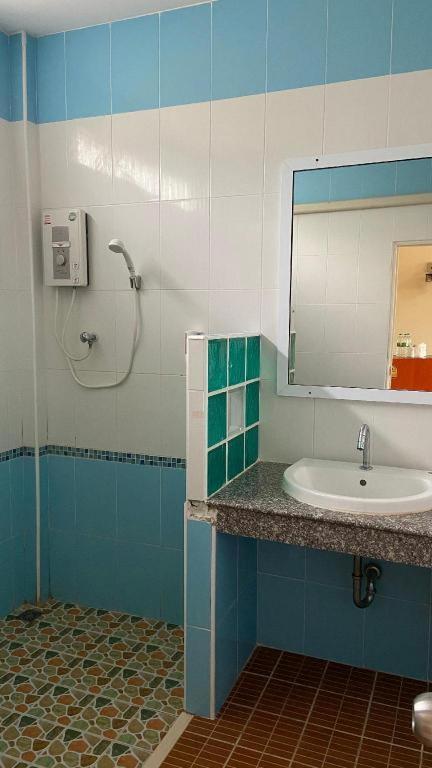 Prakaithong Hotel Amphoe Sawang Daen Din Ngoại thất bức ảnh