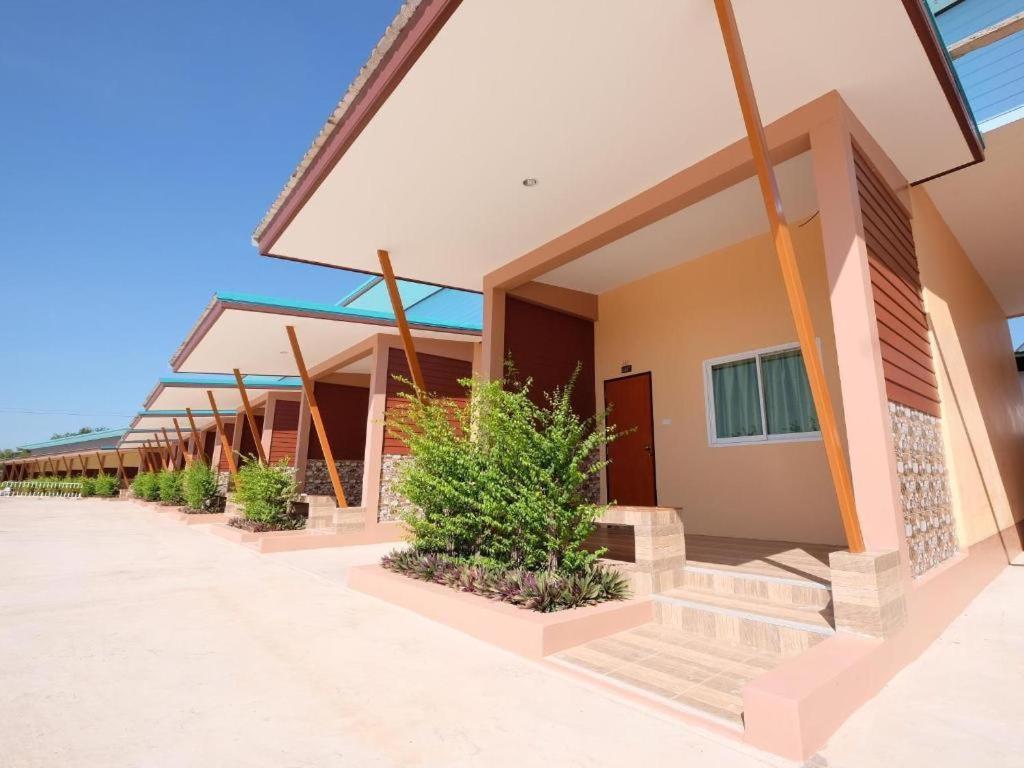 Prakaithong Hotel Amphoe Sawang Daen Din Ngoại thất bức ảnh