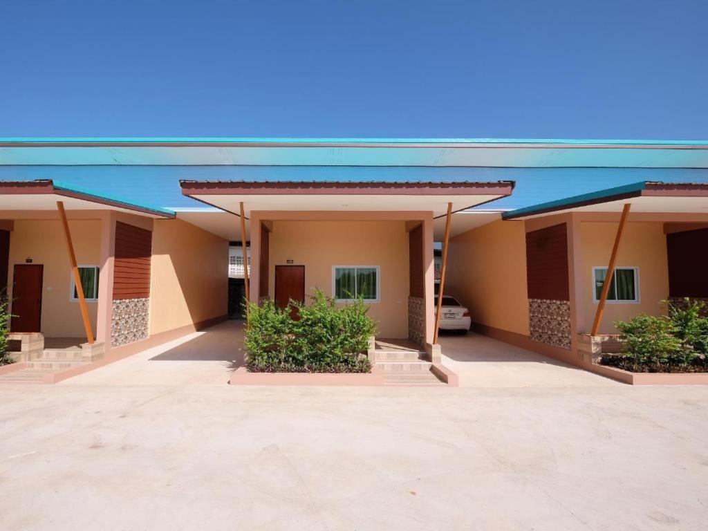 Prakaithong Hotel Amphoe Sawang Daen Din Ngoại thất bức ảnh