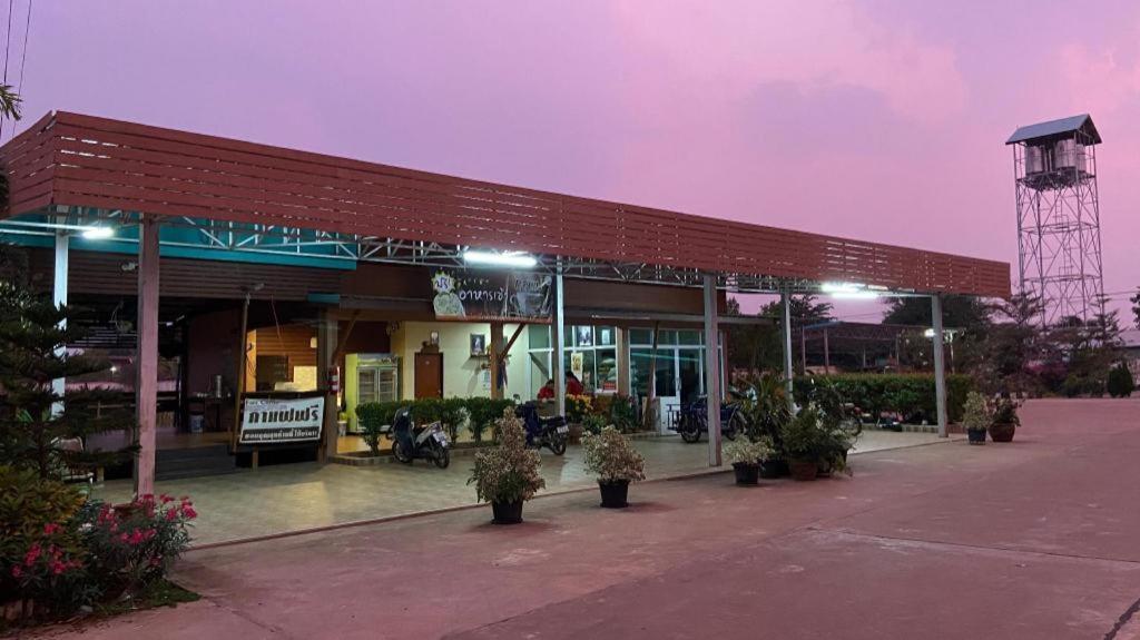 Prakaithong Hotel Amphoe Sawang Daen Din Ngoại thất bức ảnh