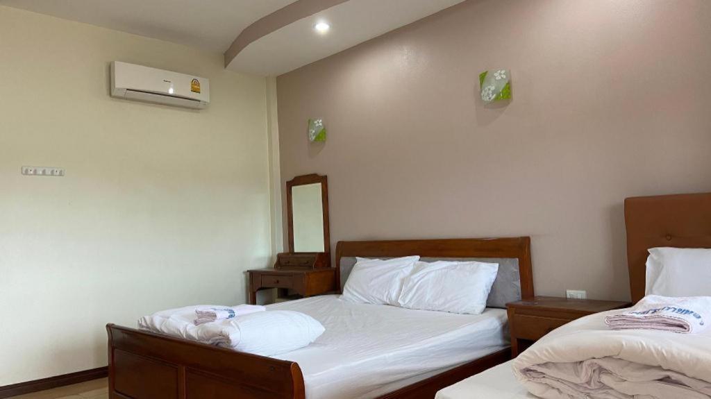 Prakaithong Hotel Amphoe Sawang Daen Din Ngoại thất bức ảnh