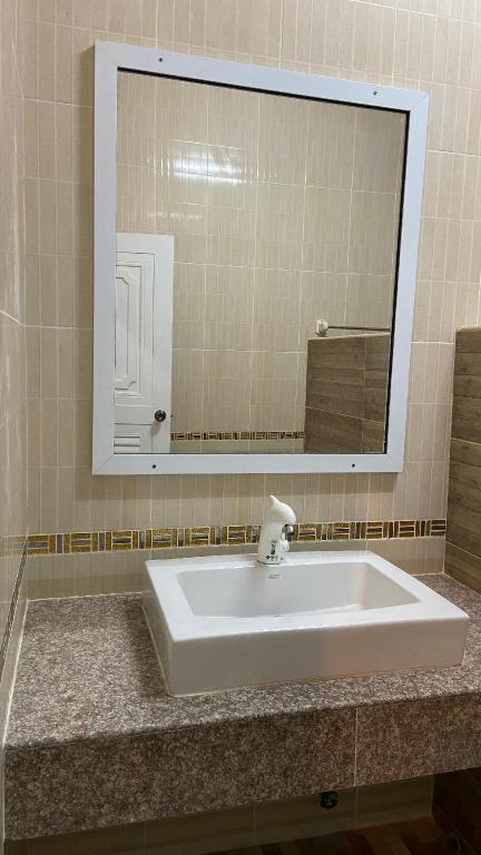 Prakaithong Hotel Amphoe Sawang Daen Din Ngoại thất bức ảnh